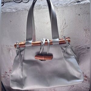 Vintage Hype Women's off-White Leather-like Tote Bag with Wood Accent- NWT